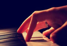 东部联赛激战正酣，强队争夺胜利